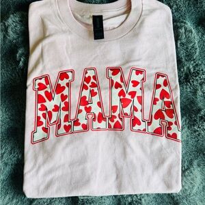 Boutique “MAMA” Heart Graphic Tee – Pink – Valentine’s Day – Unisex Fit – New